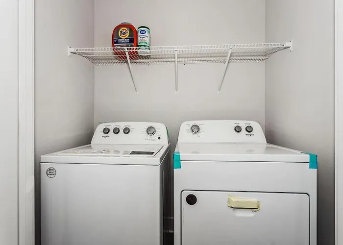 Apartment Luxury Townhome Near Downtown And