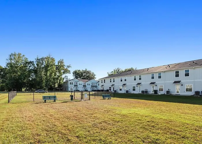 Luxury Townhome Near Downtown And Apartment *