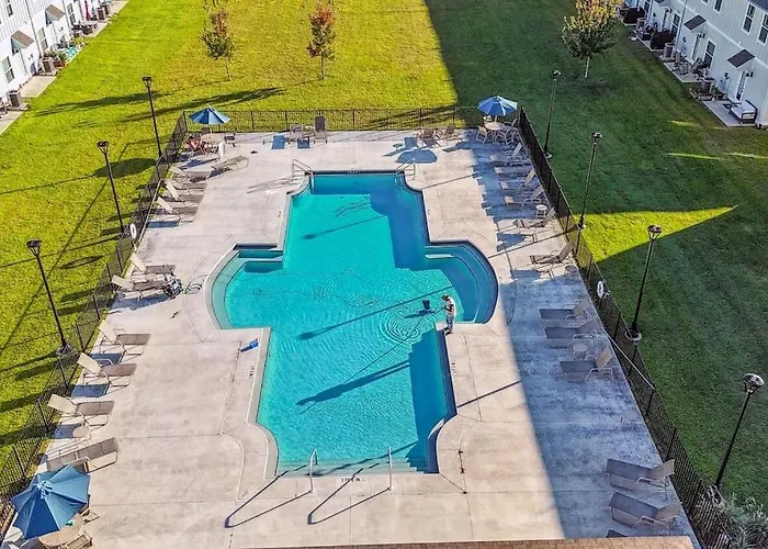 Apartment Luxury Townhome Near Downtown And *