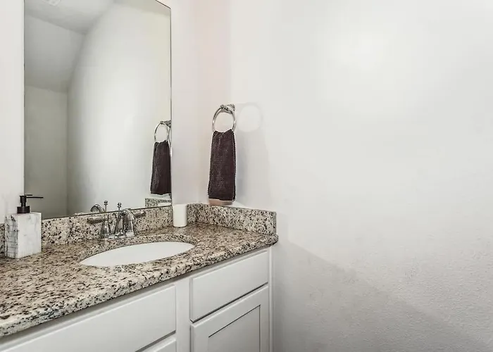 Luxury Townhome Near Downtown And Apartment Pensacola
