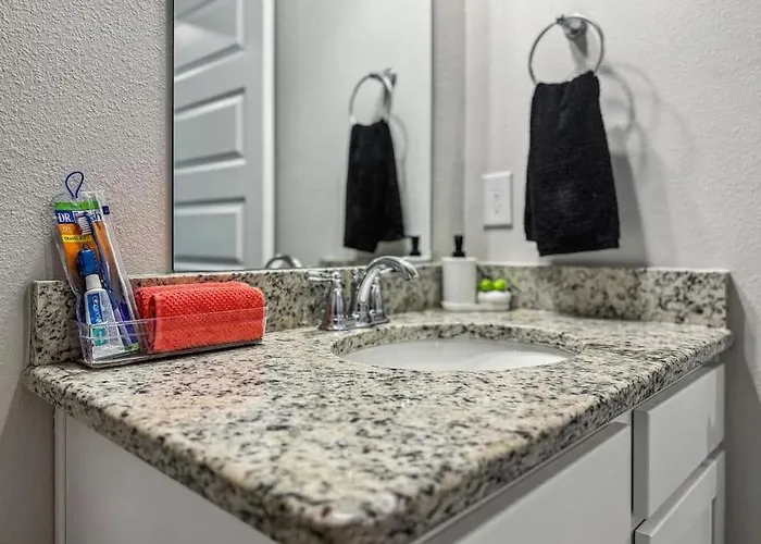 Apartment Luxury Townhome Near Downtown And