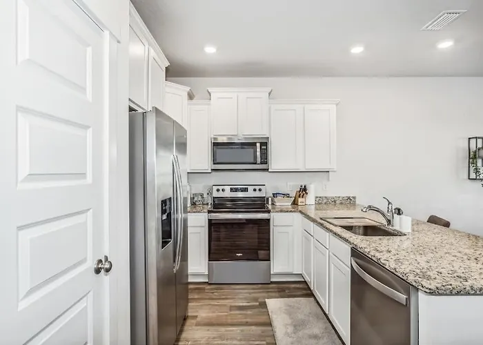 Apartment Luxury Townhome Near Downtown And *