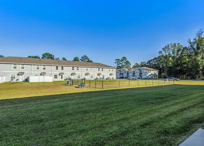 Luxury Townhome Near Downtown And Apartment Pensacola