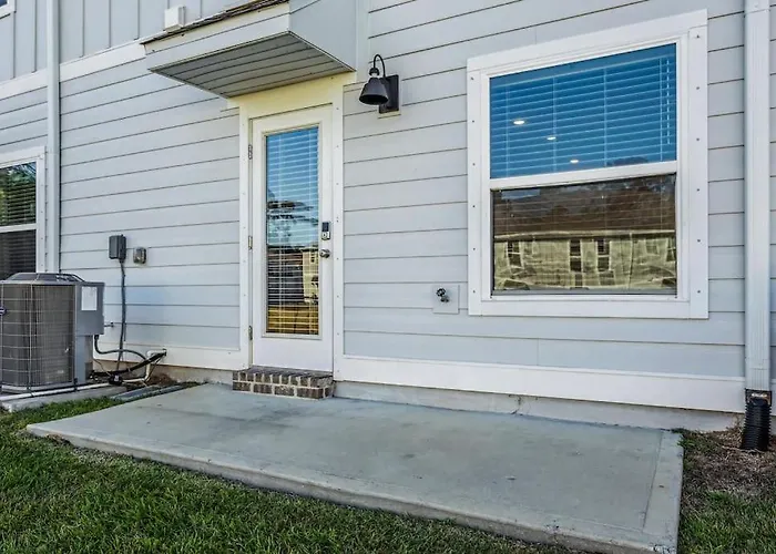 Luxury Townhome Near Downtown And Apartment Pensacola